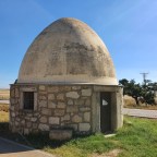 Chozo restaurado en las afueras de Sierra de Fuentes